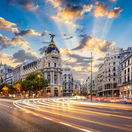 Bed and Breakfast La Reina de Gran Via -TPH Madrid Exterior foto
