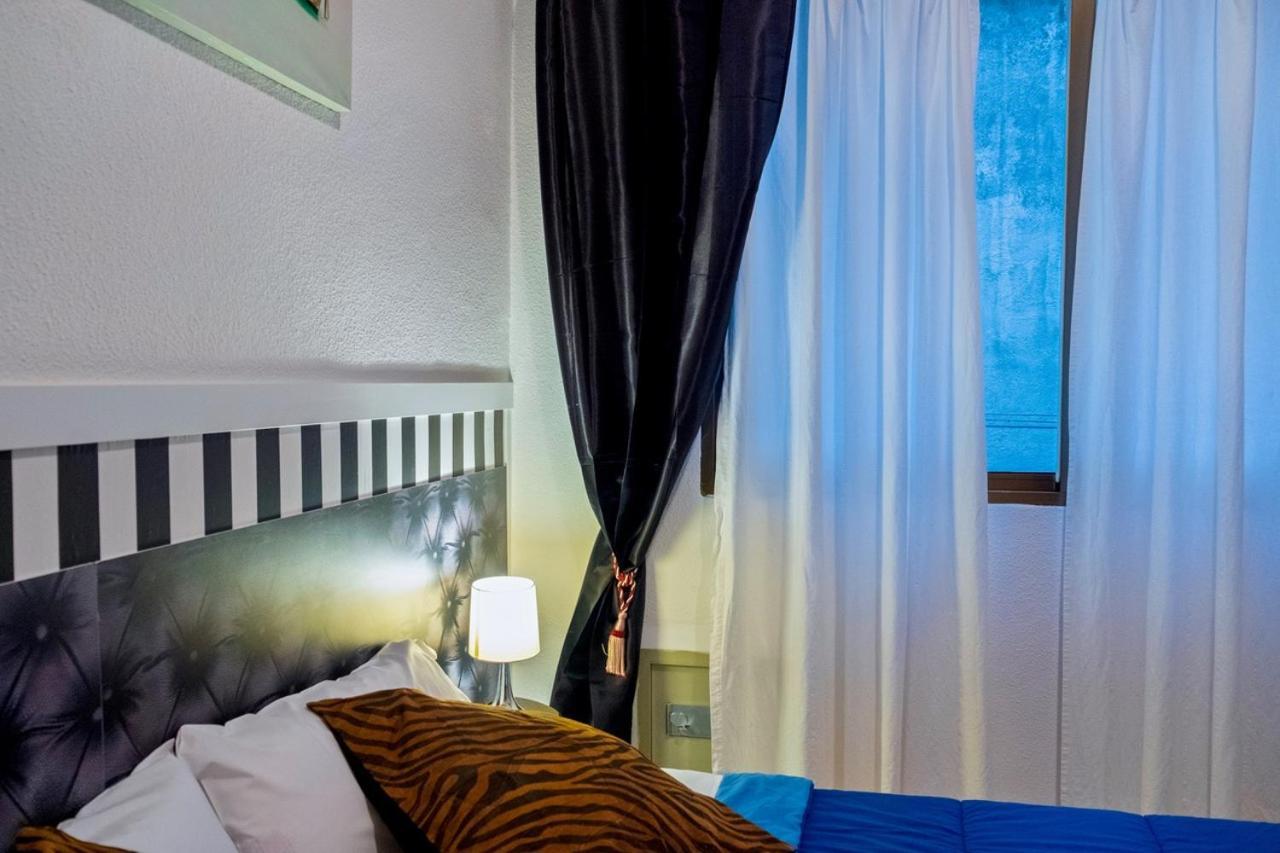 Bed and Breakfast La Reina de Gran Via -TPH Madrid Exterior foto